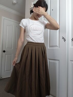 Guess Los Angeles Brown Pleated Midi Skirt